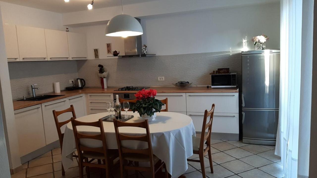 Apartman Nada I 法扎纳 外观 照片